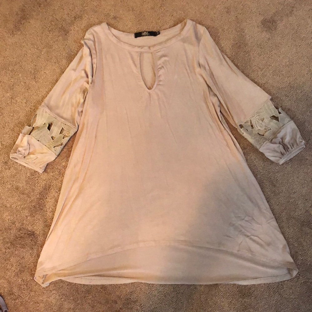 Buckle BKE high low shirt gray